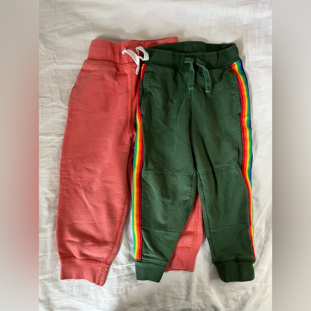 Bundle of Hanna Andersson and Primary Joggers 3T